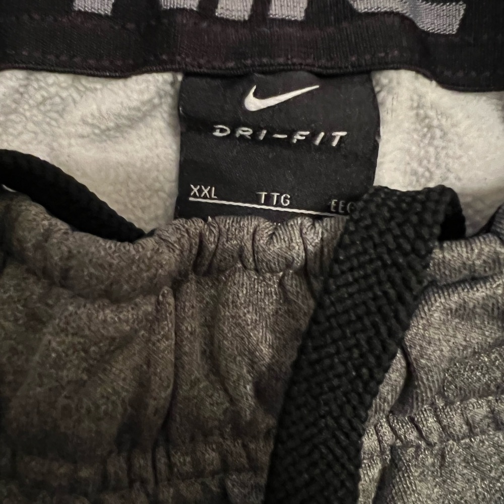 XL NIKE SWEATPANTS